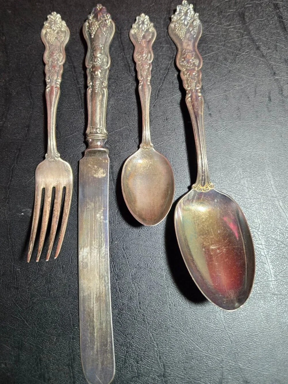 Rogers & Bros. Silverplate Flatware Grapevine Pattern 22 pcs.